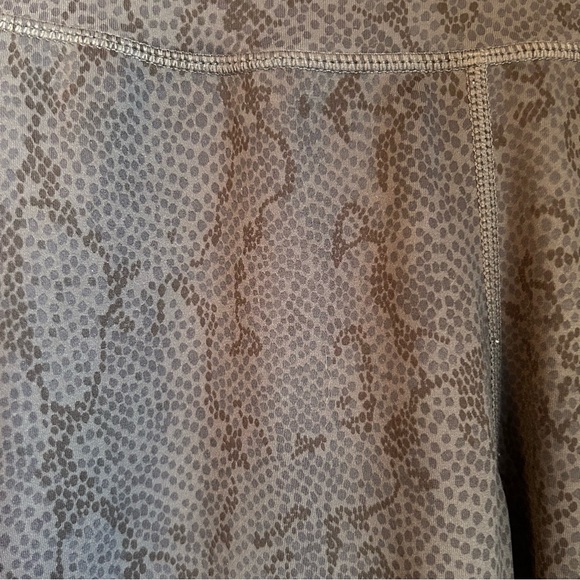 All Fenix Women’s Python Charcoal Swifty High Waist 7/8 Leggings, Size X-Small - Picture 7 of 8